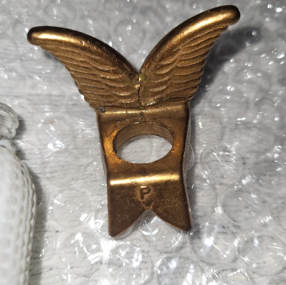 Vintage Angel salt and pepper shaker. - Picture 14 of 14